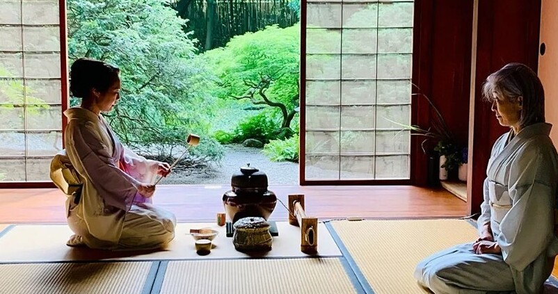 japanese-green-tea-ceremony-garden-view
